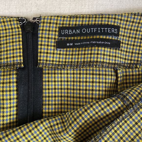 Urban Outfitters Plaid Skirt with Pockets - Picture 7 of 7